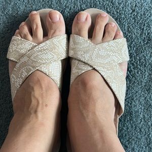 Softwalk Cream color leather sandals size 10 1/2 wide